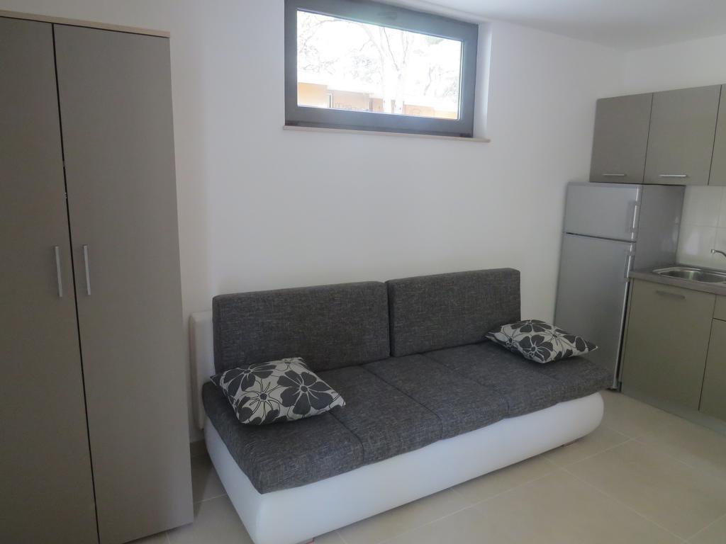 Camping Mia Bungalow & Mobile Home Biograd Na Moru Oda fotoğraf