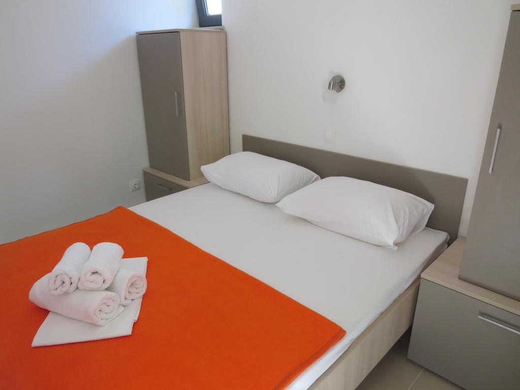 Camping Mia Bungalow & Mobile Home Biograd Na Moru Oda fotoğraf